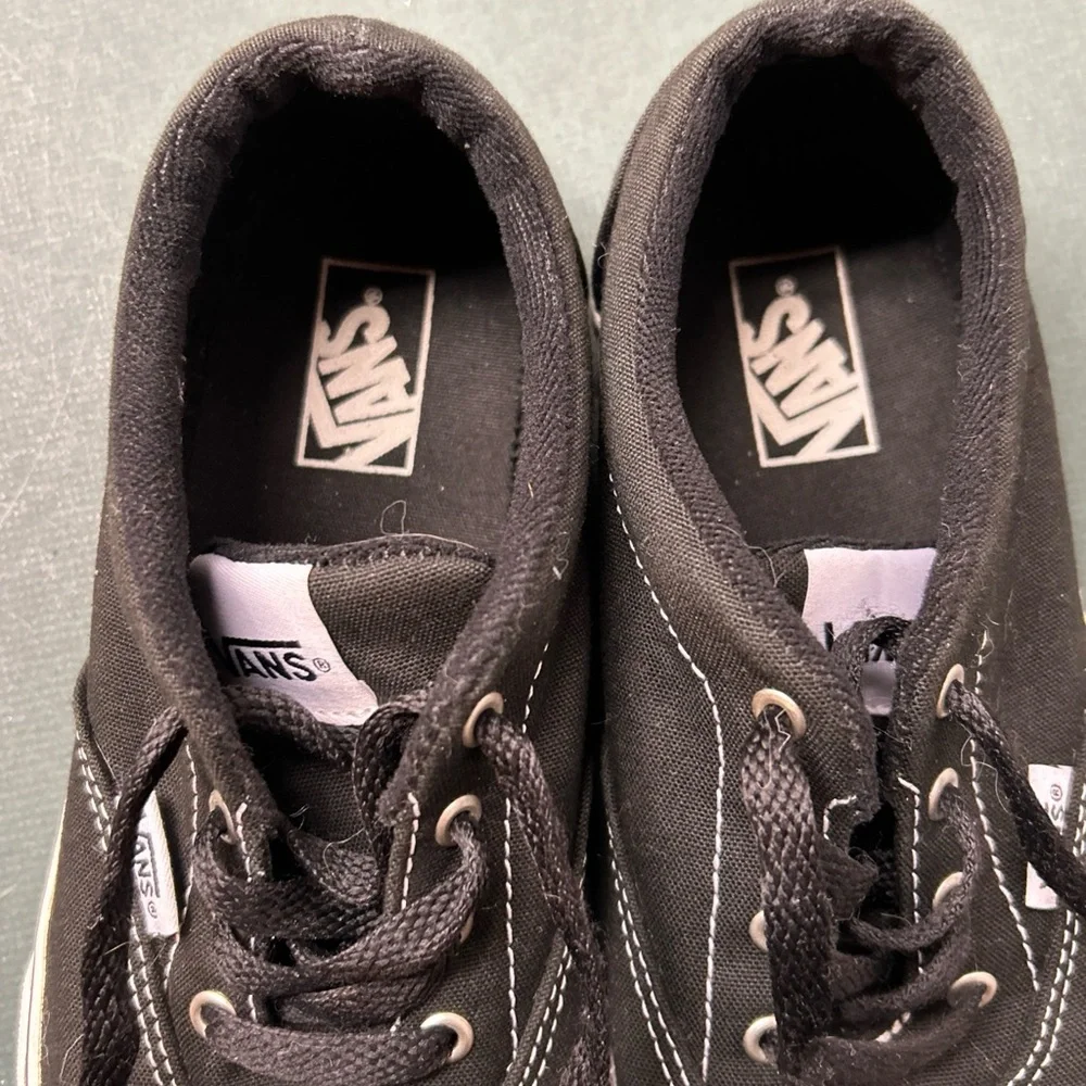 Vans 721356‎ Youth Size 5 Lace Up Skate Shoes Low Top Black White